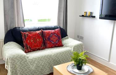 Crescent Apartment - Modern 1 Bedroom First Floor - Foto 1