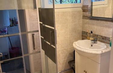 Venez respirer l'air de la Campagne a 70 km de de l'Océan, Villers sur Mers , Deauville ..... Maison de 100 m² ,sur une parcelle de 2000 m² 3 chambres toutes refaites , 2 salles d'eau , 2 toilettes , cuisine équipées . tous refait a neuf - Foto 22