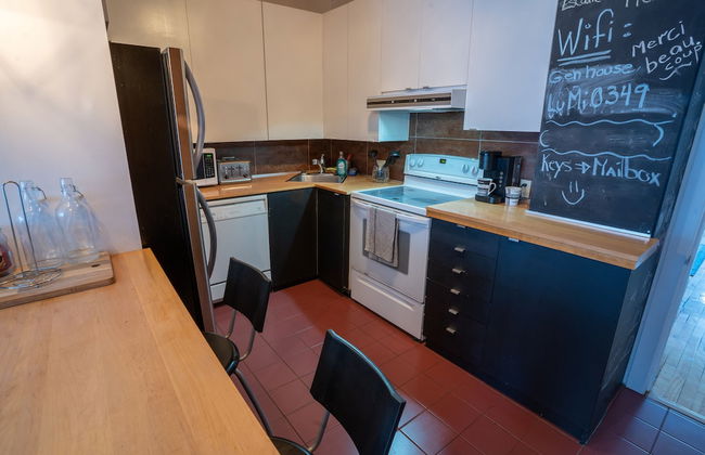 Stunning 2 Bedroom Apt! 3mins Walk From CDN Metro - Foto 17