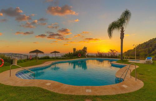 Al Alba Townhouse with Community Pool and Padel - Foto 58