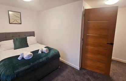 The Penthouse Tamworth Spacious 3 Bedroom Apartment in the town centre - Photo 4
