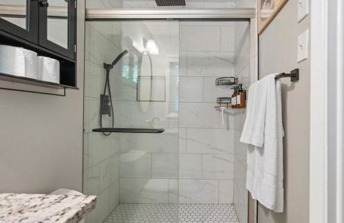 Large House Near Truist Field 15 mins to ATL and Six Flags - Foto 26