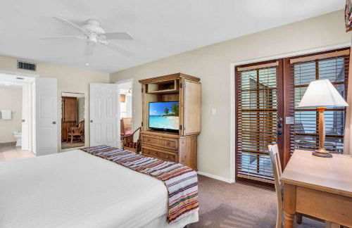 Walk From Lanai to Pool and More - Photo 14