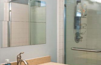 Stylish Home w Full Kitchen Garage Backyard - Foto 39