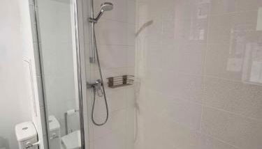 Grand studio neuf Bagneux proche transport métro 4 Paris - Foto 4