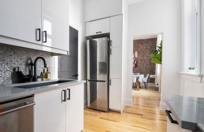 Downtown Luxe - Parking, Metro, King Bed, Sleeps 6 - Foto 15