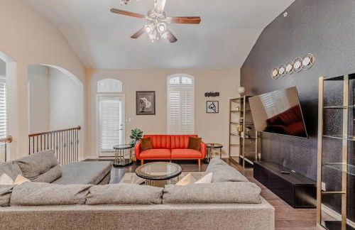 The Castle! by the Lake with Pool & Balcony West Plano - Foto 9