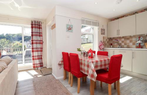 Boos Bungalow - Photo 9