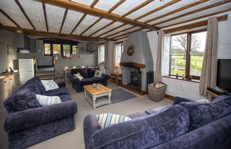 Mill Barn, Castle Carrock, dogs welcome, hot tub with countryside and reservoir views - Foto 5