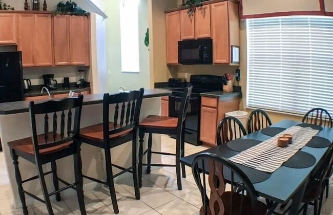 Extended Pool Deck With Spa 2 King Suites! 5 Bedroom Home by RedAwning - Foto 17