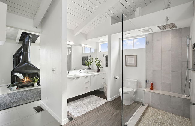 Bay Breeze by Avantstay Bayfront Home w/ Fire Pit & Private Dock in Balboa Peninsula - Foto 17