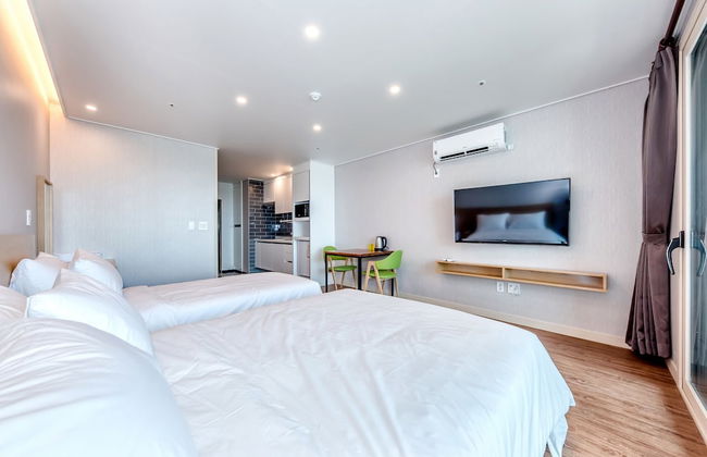 JnB Family Hotel - Photo 6