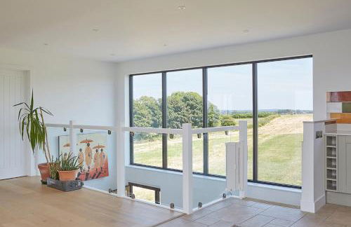 The Wendy House - Photo 6