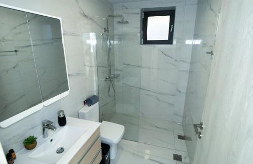 Paleokastro Villas with Private Heated Pool, Top Views - Next To Center - Top WiFi - Foto 51