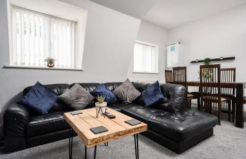 Huge Apartment - 8 Beds - Free Parking - Long Stays! - Foto 30