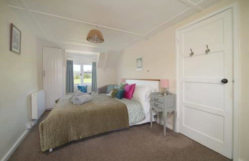 18th Century Thatched Cottage Parking & Garden - Foto 10