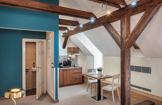 Golden Angel Suites by Adrez Living - Photo 67