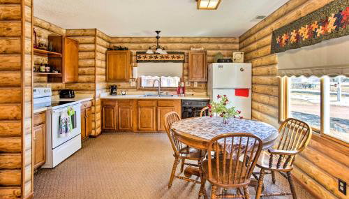 Fish and Hike Wooded Cabin 9 Mi to Lake Nebagamon! - Foto 2