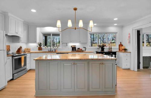 Cozy Retreat near Paris Mtn State Park Sleeps 12 - Foto 3