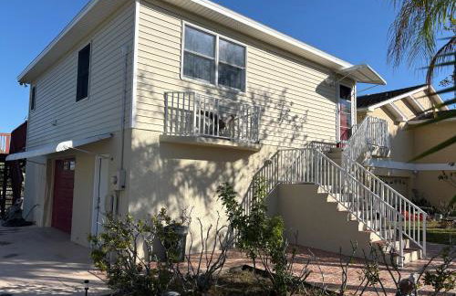 Cozy one bedroom with great water views lots of room - Foto 10