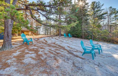 Near Skiing Lakefront Gem with Kayaks in Long Pond - Foto 40