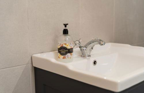 Newly Renovated 4 bed in Tarvin, Near Chester - Sleeps up to 15 - Foto 41