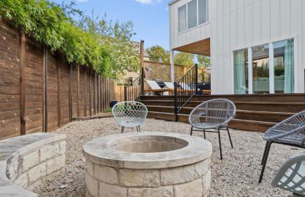 Brand New Low-Allergen Retreat with Hot Tub - Foto 9