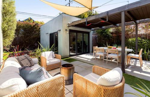 Sun-Drenched Spanish Manor Home in Mar Vista - Foto 49