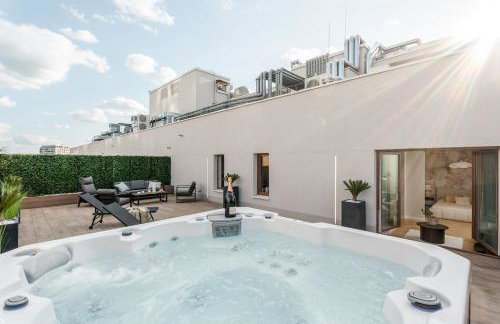Brand New! Private Jacuzzi - Terrace - Parking - Foto 1