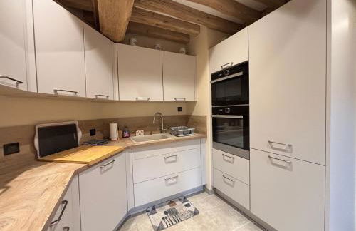 Chant des mouettes Maison rénovée spacieuse tout confort grand jardin belle terrasse aménagée parking 8 personnes 4 sdb 5 wc à 10 mn à pied de la mer Port en Bessin tous commerces restaurants proche Omaha Beach - Photo 7