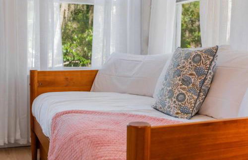 Sanctuary on 3rd - Walk to UF , Parking , Grill - Photo 45