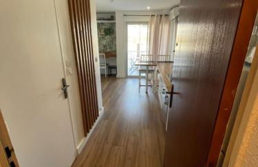 Joli studio une pièce entièrement rénové et équipé classé 2 étoiles - Foto 4