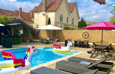 Grade II Listed Farmhouse, Pool, Hot Tub, Games Room, Celebration Hall, Car Park, 10ppl, 45 min from Central London - Foto 26