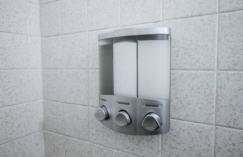 Fenced Lot W Home Gym plus Washer and Dryer - Foto 26