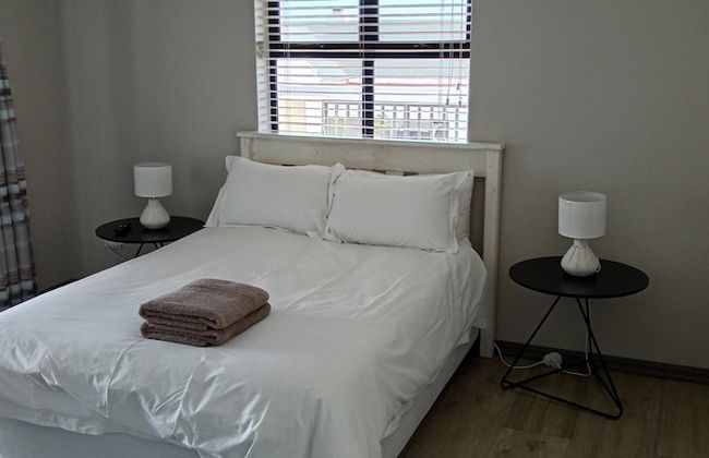 Relax in Style at Ndigo Blue, Langebaan's Coziest Holiday Home - Foto 6