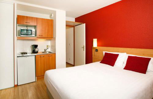 Séjours & Affaires Genève Saint Genis - Foto 13