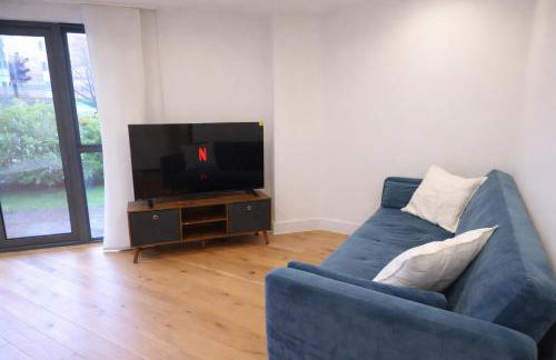 Flat 20 min to Central London and Garden & Parking - Foto 11