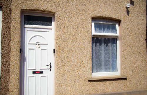 Lucky Home 15 - Near BAE, Docks, Lake District - Ideal for Trade & Family - 2 Bedrooms - One Double Bed in Each Bedroom - Max 4 Guests - Photo 21