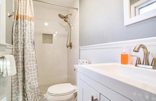 Ping-Pong and Backyard Spacious Chatham Retreat - Foto 18