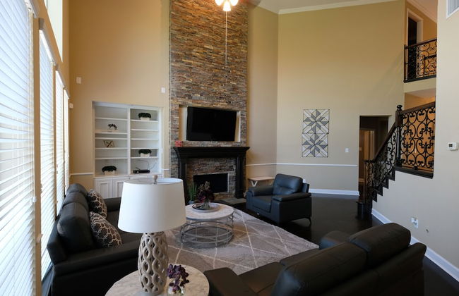 5Bdrm 3.5Bath 12Beds - HOME BIG AS TEXAS - Foto 17