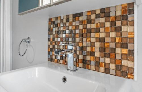 The Royal Stay at Queens Hill Sleeps 10 - Foto 32