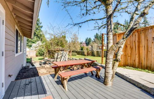 Modern Kirkland Home with Sauna and Outdoor Fireplace - Foto 33