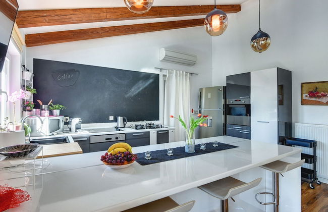 Villa with Swimming Pool, Volleyball Court & Hot Tub, near Rovinj - Foto 7