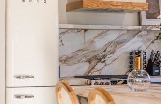 @ Marbella Lane - Vibrant & Chic Designer Home - Photo 15