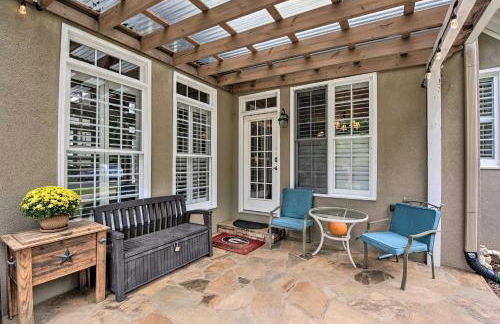 Secluded Acworth Mansion with Pool and Game Room! - Foto 33