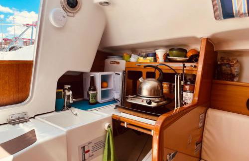 Surfbird Cozy Sailboat Escape - Foto 12