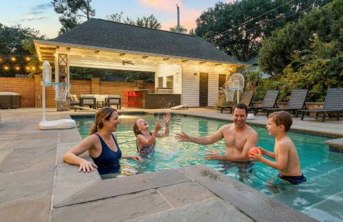 Pool Outdoor TV Fire Pit Game Room - Foto 8