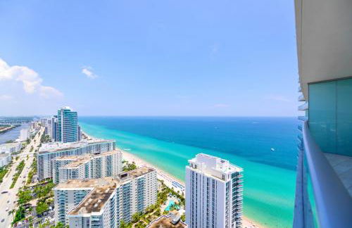 Ocean & City Views l Luxury Beachfront Condo - Photo 16