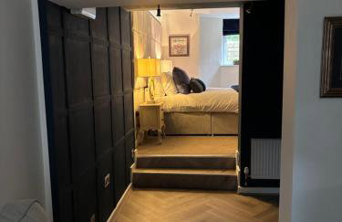 Otter Hollow - a spacious central apartment - Photo 9