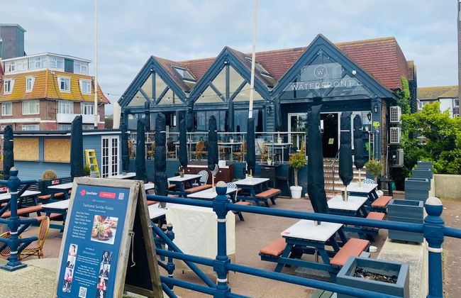 Beachfront Bolthole With Seaview in Idyllic Hythe - Foto 16